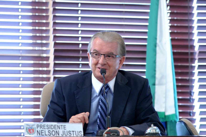 Deputado Nelson Justus (DEM) preside a Comissão de Constituição e Justiça.