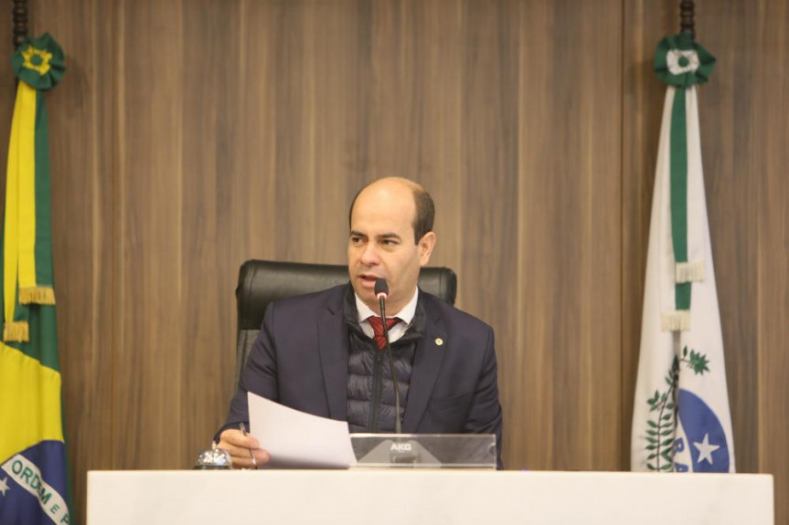 Deputado Evandro Araújo, presidente da Comissão de Orçamento, durante reunião que aprovou alteração na Lei Orçamentária Anual para se adequar à portaria da Secretaria do Tesouro Nacional.