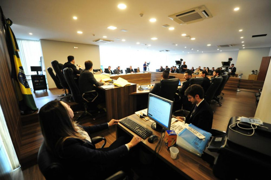 Reunião da CCJ do Parlamento Universitário.