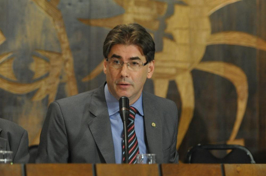 Deputado Paranhos (PSC) durante a audiência pública da CPI da Telefonia Móvel.