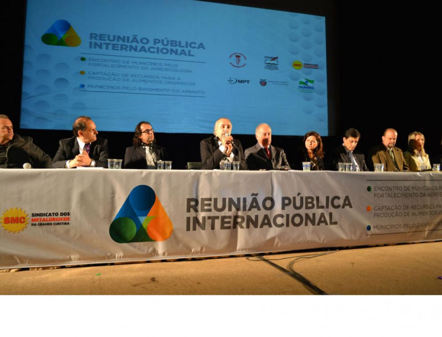 Deputado Rasca Rodrigues (PV) na abertura do encontro internacional “Municípios pelo Banimento do Amianto”.