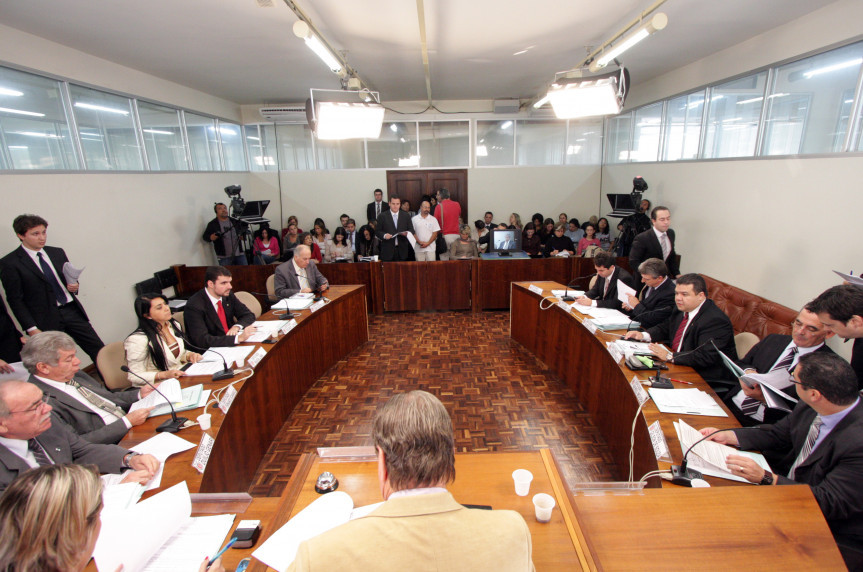 Reunião da Comissão de Constituição e Justiça (CCJ).