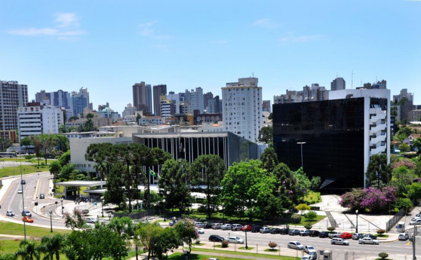 Fachada Assembleia Legislativa do Paraná.