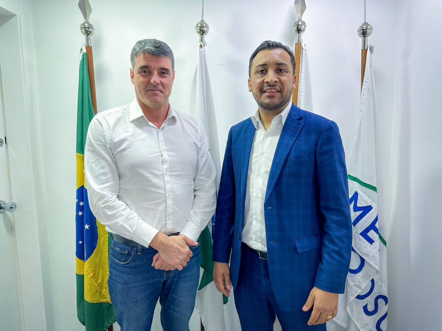 O coordenador do escritório de representação do governo do Paraná, Rubens Bueno II, e o deputado Soldado Adriano José (PP).