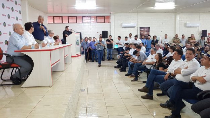Deputados prestigiam a 32ª edição do Show Rural, em Cascavel.