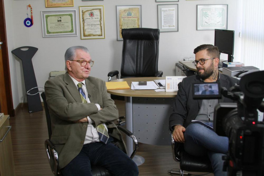 Deputado Nelson Justus (DEM) participa do programa Política Total da TV Assembleia.