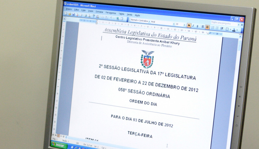 A Ordem do Dia pode ser acessada eletronicamente pela home do site da Assembleia.