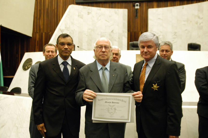 Homenagem ao Clube da Velha Guarda da Polícia Militar do Paraná (Foto: Sandro Nascimento)