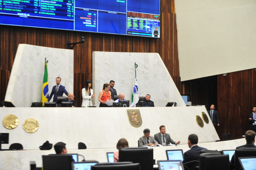 Segundo o projeto do deputado Evandro Araújo (PSC), empresas terão que enviar as informações ao consumidor, no local do atendimento médico, imediatamente e independentemente de requisição.