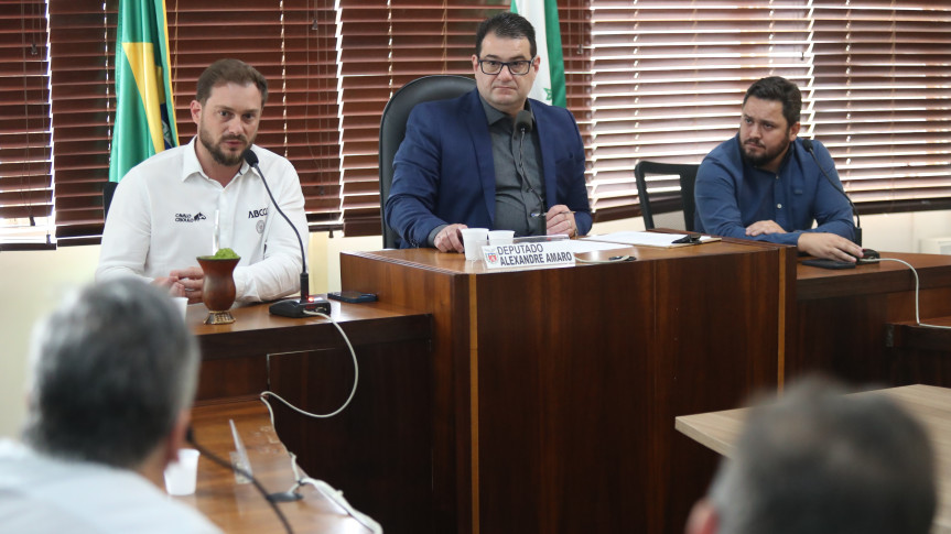 Reunião ocorreu na manhã desta quarta-feira (24), na Sala das Comissões.