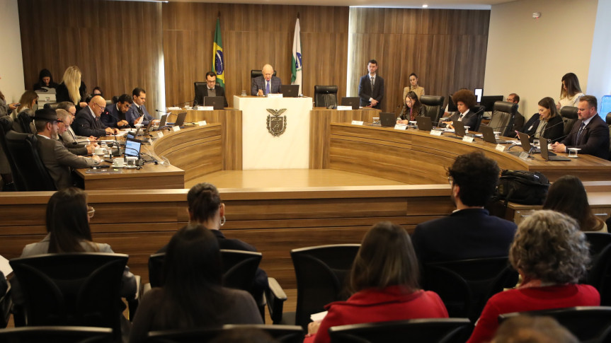 Reunião ocorreu no início da tarde desta terça-feira (3), no Auditório Legislativo.