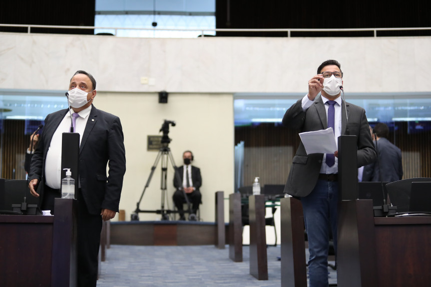 Deputados revogam lei que obrigava uso de máscara no Paraná. Normas para o uso do equipamento de proteção contra a covid serão definidas por decreto pelo Poder Executivo.