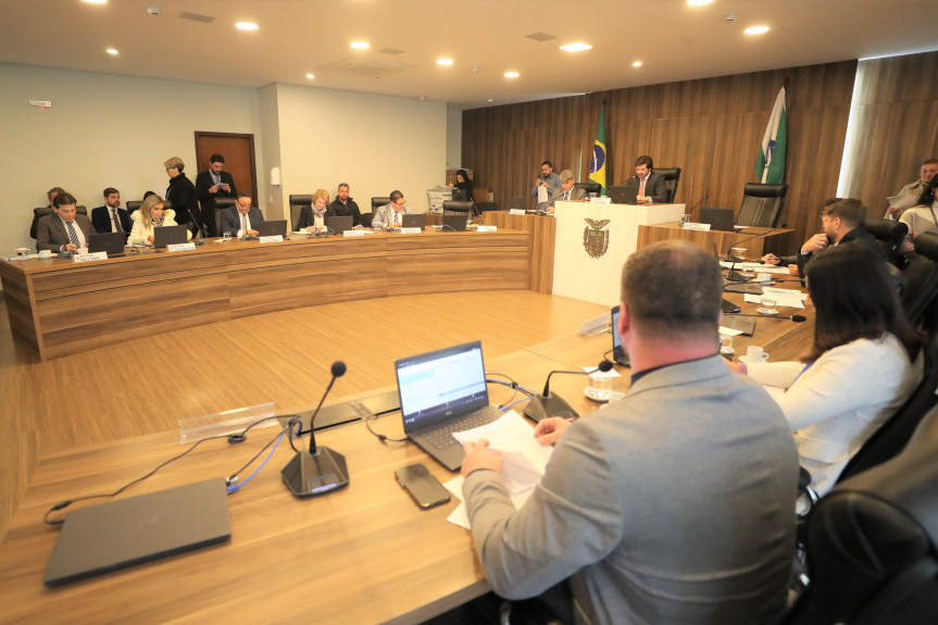 Reunião ocorreu no início da tarde desta terça-feira (15), no Auditório Legislativo.