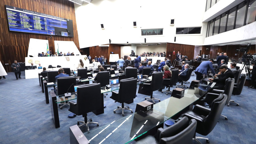 O projeto de lei 567/2024, do deputado Luiz Fernando Guerra (Novo), estabelece que a vacinação seja realizada, prioritariamente, em recém-nascidos com peso a partir de 2 quilos.