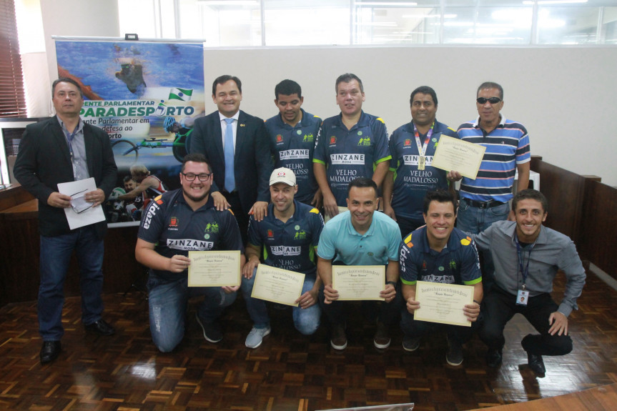 Menção honra em braile foi entregue à equipe campeã da Copa Loterias Caixa de Fut 5.