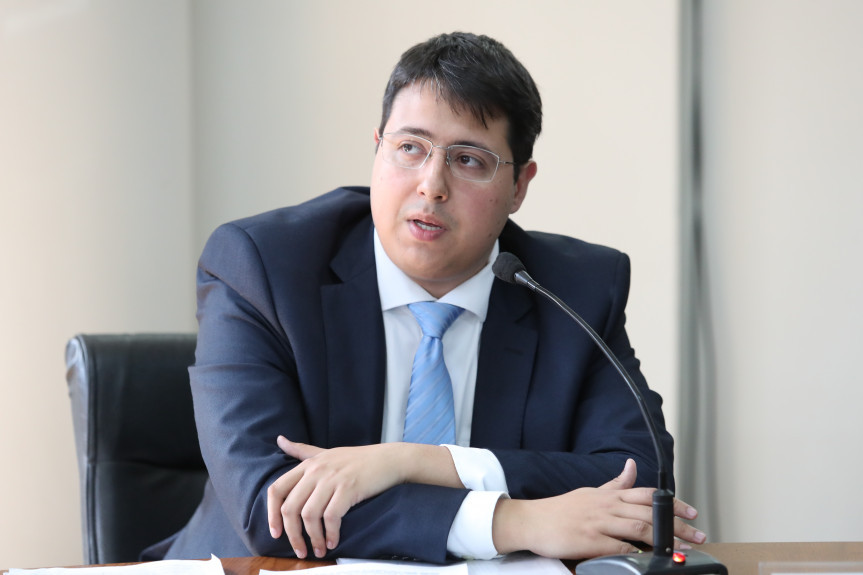 Maiquel Guilherme Zimann teve a indicação para a Diretoria de Regulação Econômica, da AGEPAR, aprovada pela Comissão de Obras Públicas da Assembleia Legislativa do Paraná.