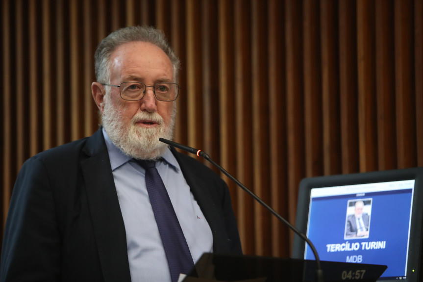 Turini lembrou que a rede pública distribui o Tamiflu (cujo genérico é Fosfato de Oseltamivir) desde a quebra de patente comercial em 2016.