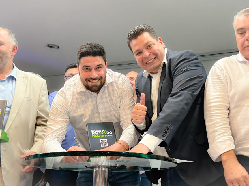 O deputado Gugu Bueno (PSD) ao lado do prefeito de Boa Vista da Aparecida, Eduardo Henrichs.