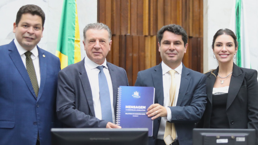 (Esq. p/ dir.) Primeiro-secretário, deputado Gugu Bueno (PSD); o chefe da Casa Civil, João Carlos Ortega; o presidente da Casa, deputado Alexandre Curi (PSD); e a 2ª secretária, deputada Maria Victoria (PP).