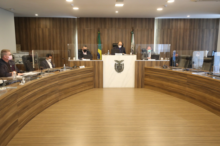 Secretário Beto Preto presta contas aos deputados sobre os investimentos em saúde referente ao 2º quadrimestre de 2021.
