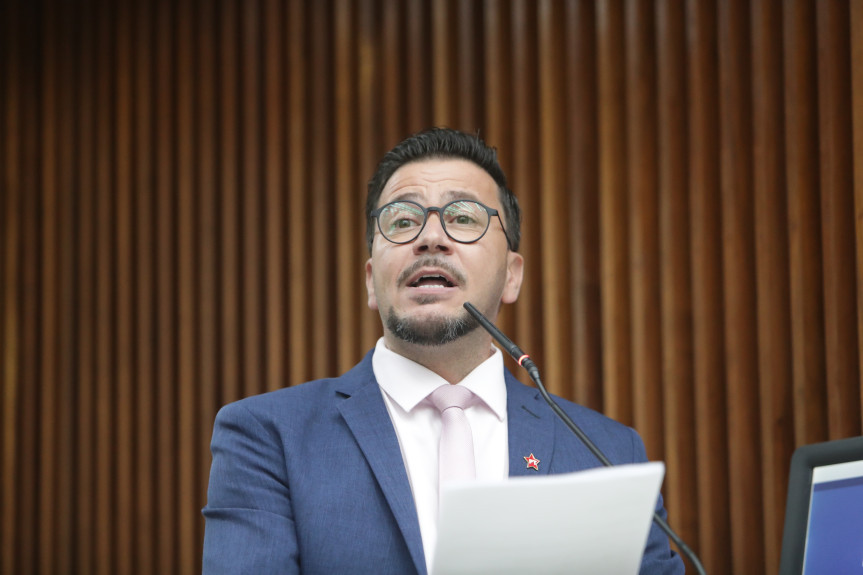 "Governo do Paraná usa máquina pública para intimidar opositores", denuncia líder da Oposição na Assembleia