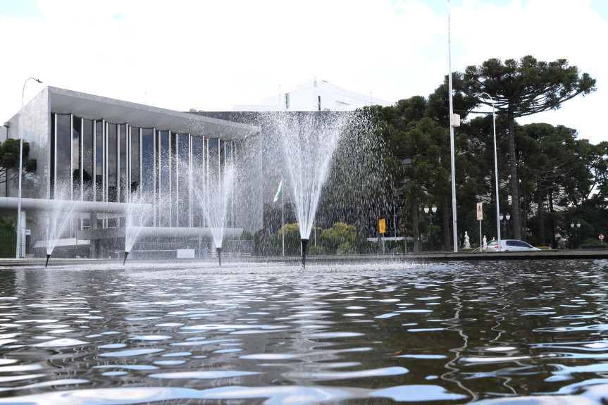 A proposta visa proporcionar o repasse de um valor pré-determinado para a construção da creche pelo município, através de regular procedimento licitatório, por meio de procedimento fundo a fundo, do Fundo Estadual para a Infância e Adolescência - FIA/PR aos Fundos Municipais da Infância e Adolescência.