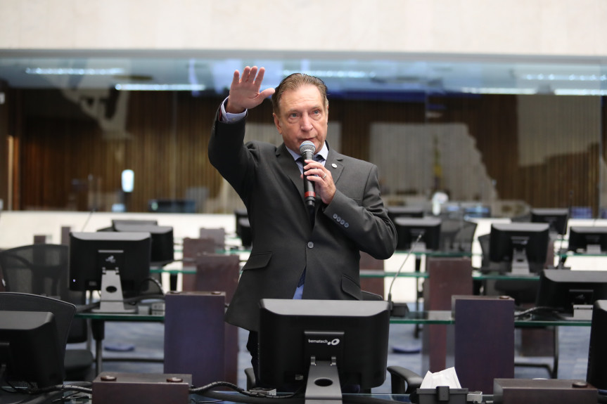 Deputado Ademir Bier assume sexto mandato na Assembleia Legislativa do Paraná.
