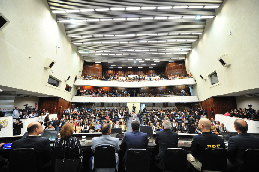 Sessão realizada em 2019 para homenagear os trabalhadores lotou o plenário da Assembleia Legislativa do Paraná.