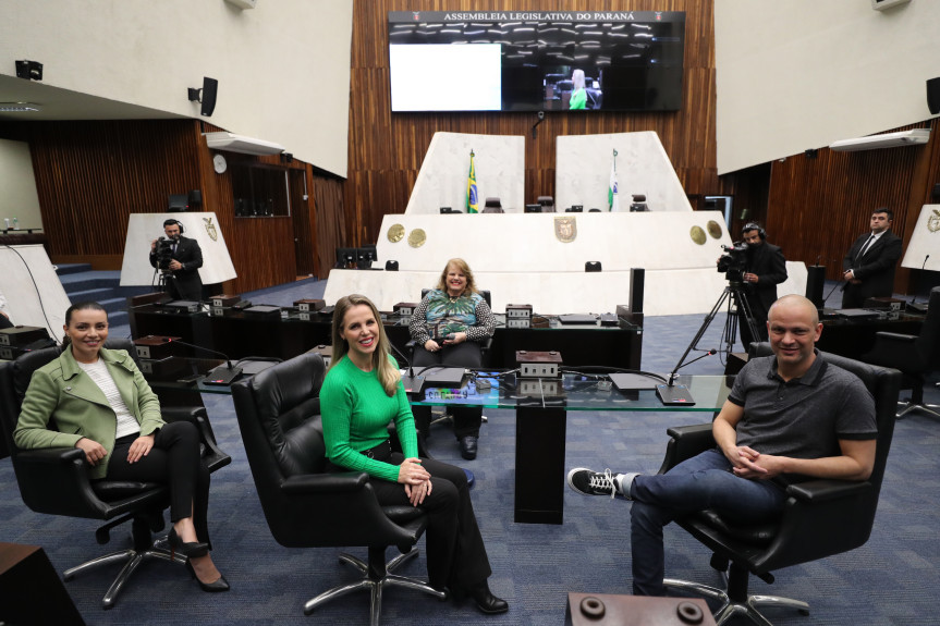 A oncologista clínica Rosane do Rocio Johnson é a convidada do programa Assembleia Entrevista desta semana.