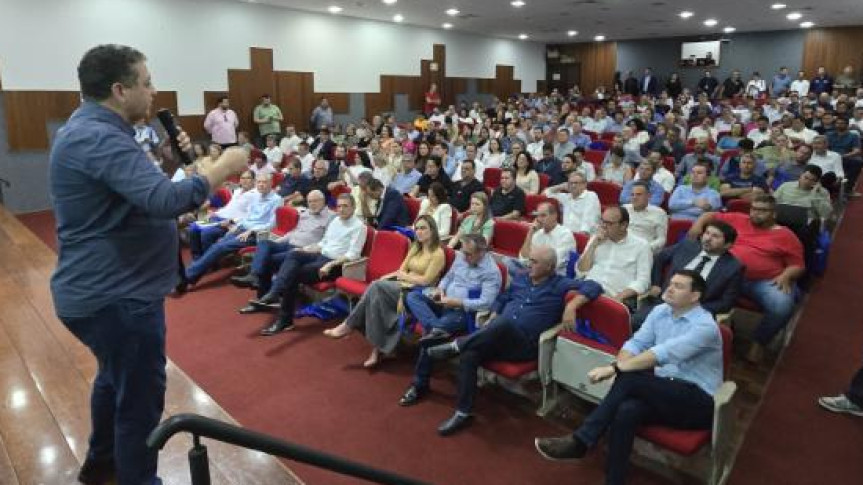 Evento promovido pela Associação dos Municípios do Paraná (AMP) ocorreu nesta sexta-feira (8), em Londrina.