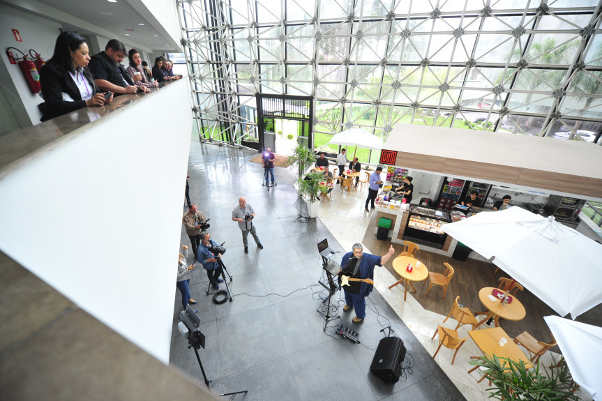 O multinstrumentista Aurélio Vale foi o convidado em mais uma edição do projeto “Comunicação & Arte na Alep”, realizado nesta quinta-feira (17).