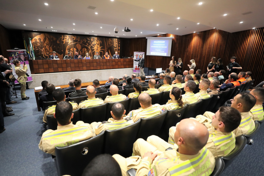 Solenidade aconteceu na manhã desta segunda-feira (23), no Plenarinho da Casa.