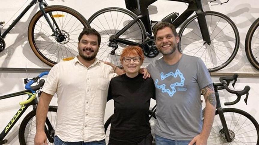 “São pessoas de diversos partidos que têm na bicicleta uma forma de fazer política em favor de cidades mais humanas, com respeito aos pedestres e que priorizem a vida e favor de uma mobilidade urbana mais sustentável”, afirmou Goura.