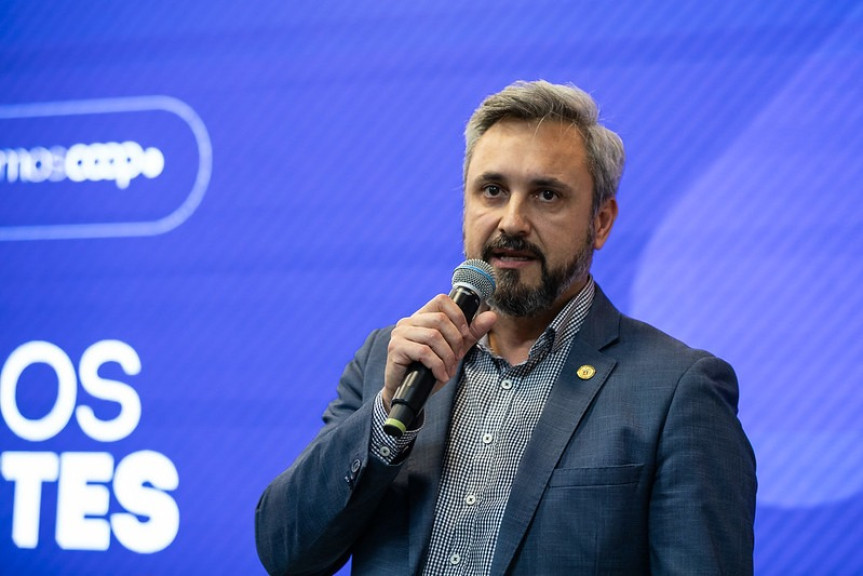 O deputado Fabio Oliveira (Podemos) é presidente da Comissão de Ciência, Tecnologia, Inovação e Ensino Superior da Assembleia.