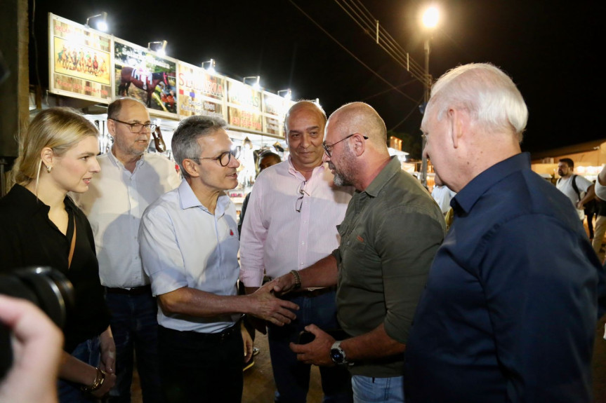 Na noite de quarta-feira (12), o governador de Minas Gerais, Romeu Zema, visitou o estande da Casa na ExpoLondrina.