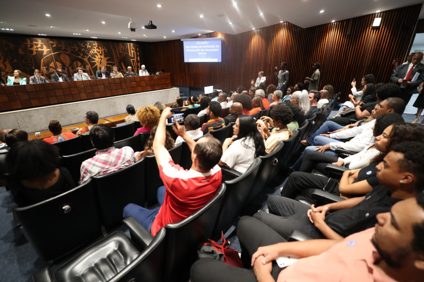 A solenidade é alusiva ao Dia Estadual da Consciência Negra. A proposição é do deputado Anibelli Neto (MDB). Mais de 50 pessoas foram agraciadas com o diploma.