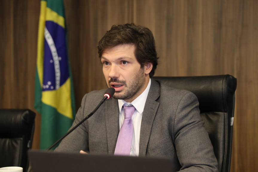 “É um projeto realmente muito importante e a gente reconhece essa ação do Governo do Estado, justamente para sustentar uma das mais importantes cadeias que a gente tem”, destaca o deputado estadual Tiago Amaral (PSD), presidente da CCJ.