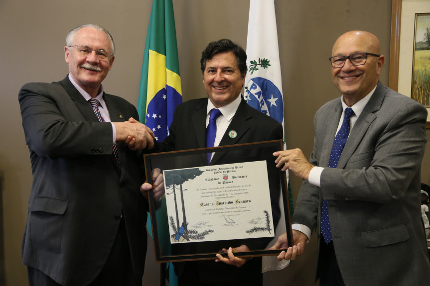 Rubens Gennaro recebe Título de Cidadão Honorário do Paraná