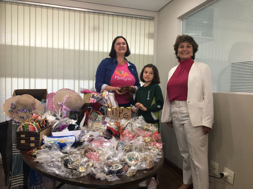 Itens arrecadados durante ação da Procuradoria da Mulher da Assembleia no Outubro Rosa são repassados para o projeto Esquadrão da Autoestima, do Instituto Humsol.