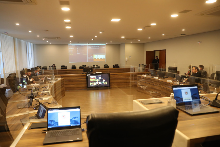 Projeto que permite delegação de rodovias estaduais ao governo federal é aprovado na CCJ.