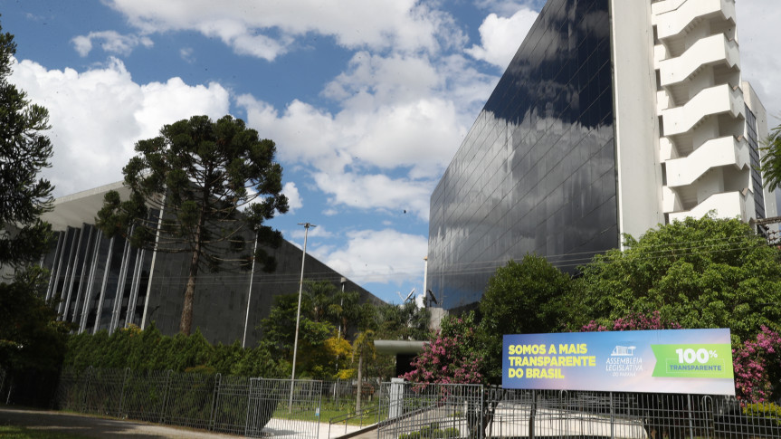 A sessão plenária de segunda-feira (23) contará com nove itens na pauta.