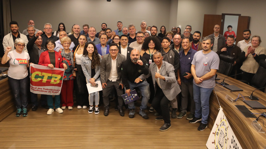 Evento no Auditório Legislativo debateu soluções para reduzir o número de doenças e mortes dos profissionais portuários.
