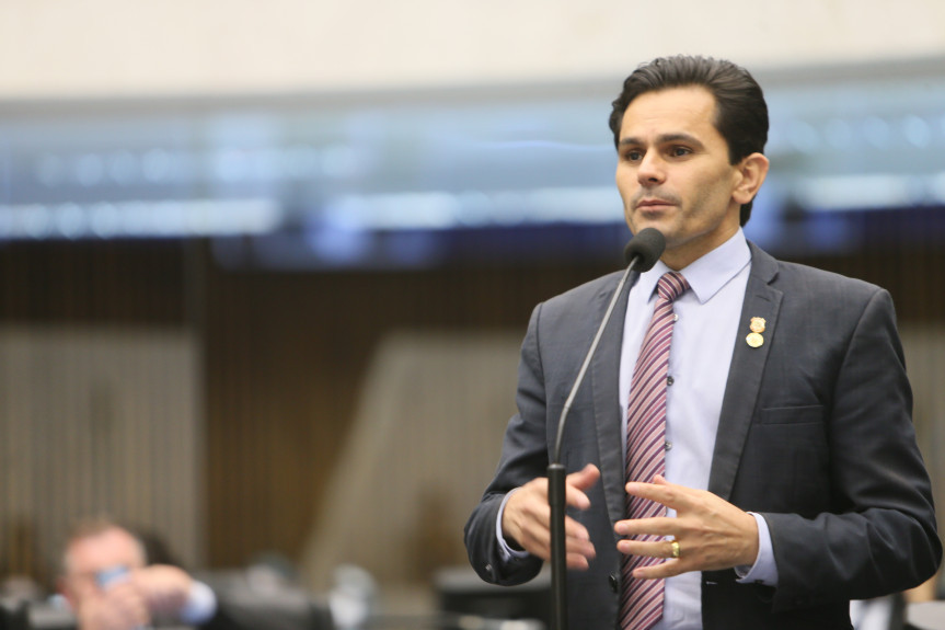 Projeto do deputado Marcio Pacheco que proíbe o bloqueio total de rodovias para realização de obras segue para sanção ou veto do Poder Executivo.