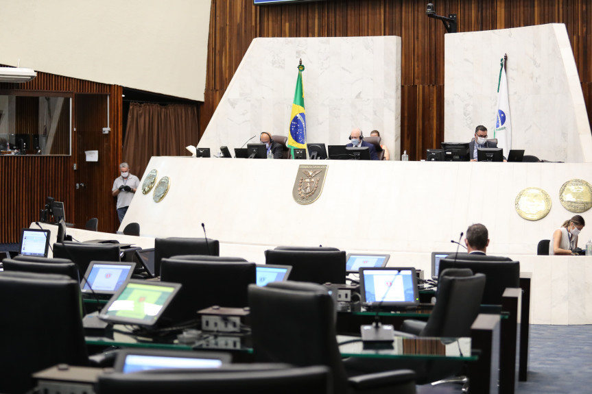 Deputados aprovam, em primeiro turno, projeto que prevê a extinção da Imprensa Oficial.