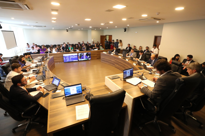 Reunião ocorreu no início da tarde desta terça-feira (2), no Auditório Legislativo.