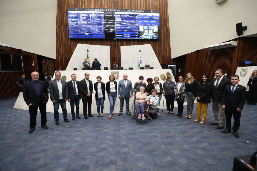 O Dia Mundial de Conscientização da Doença de Parkinson foi lembrado durante o Grande Expediente da sessão plenária da Assembleia Legislativa do Paraná.