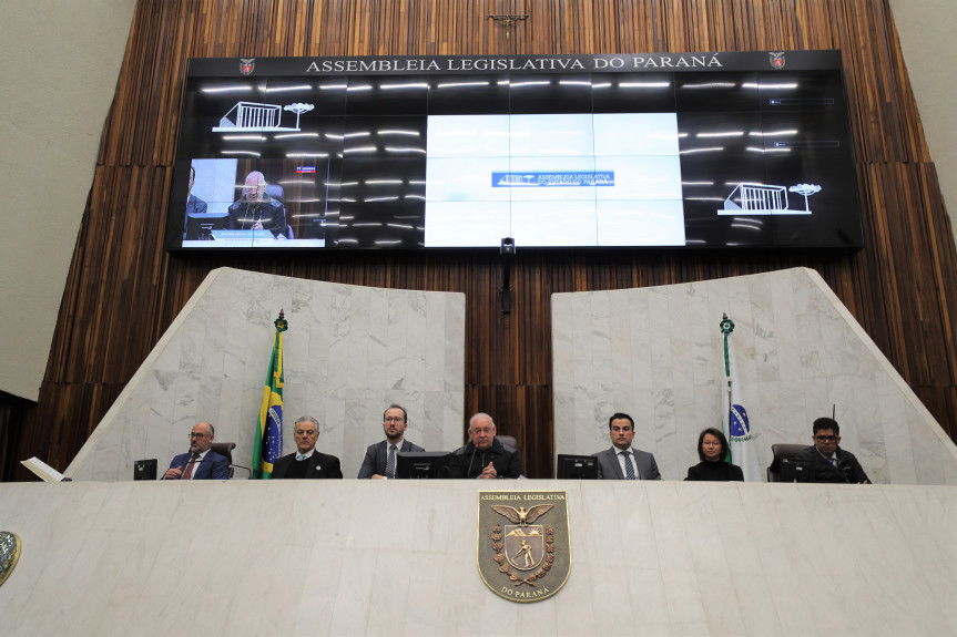 Escola do Legislativo realiza painel para debater as regras da nova Lei das Licitações e Contratos Públicos.