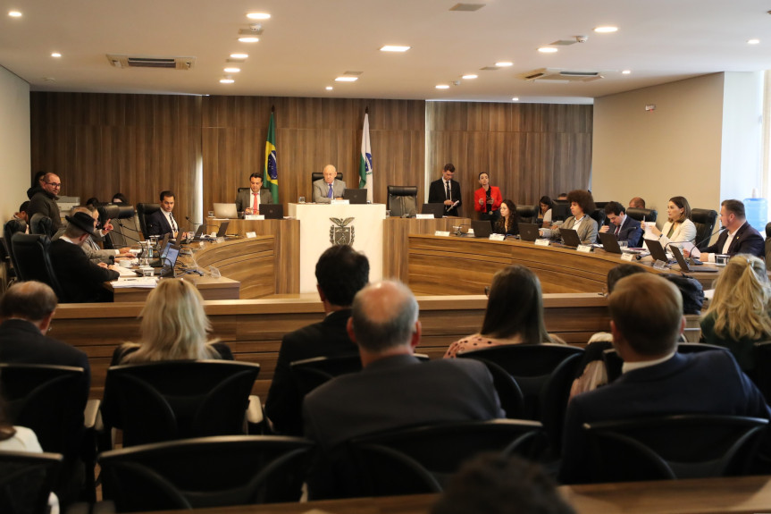 Reunião ocorreu no início da tarde desta terça-feira (22), no Auditório Legislativo.