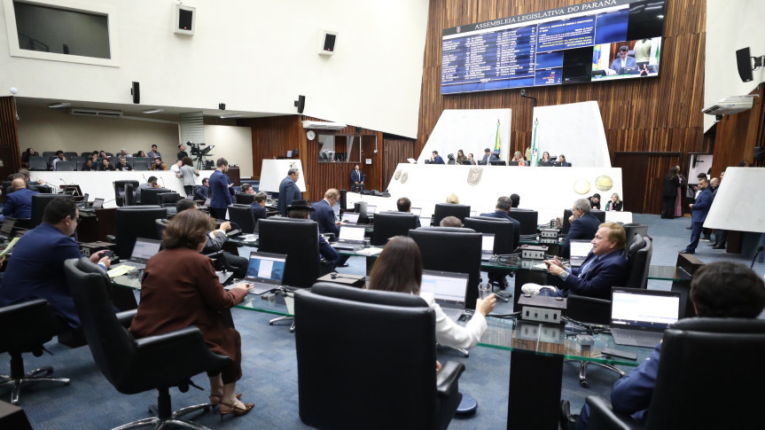 Nove proposições fizeram parte da pauta da sessão plenária desta segunda-feira (3).