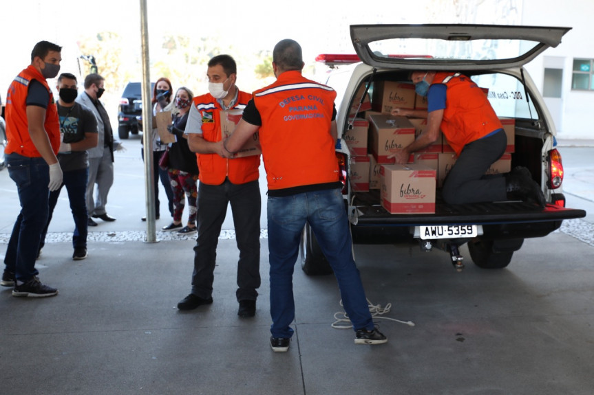 762 cestas básicas arrecadas pelos servidores da Assembleia Legislativa são entregues à Defesa Civil.